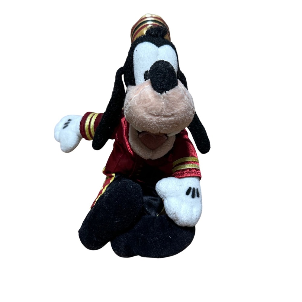 Disney Goofy Tower of Terror Bellhop Plush Hollywood Tower Hotel HTH Red Gold